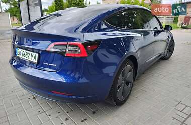 Седан Tesla Model 3 2021 в 