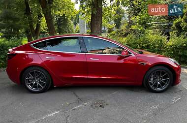Седан Tesla Model 3 2020 в 