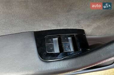 Седан Tesla Model 3 2020 в 