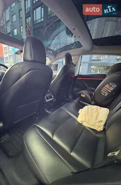 Седан Tesla Model 3 2018 в 