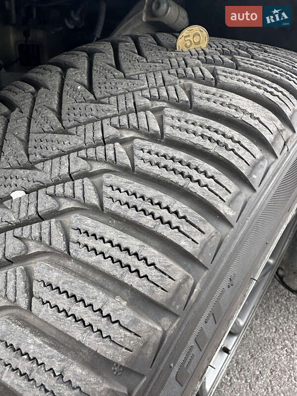 Седан Tesla Model 3 2018 в Львове