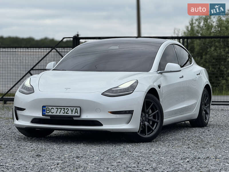 Седан Tesla Model 3 2020 в Дрогобыче