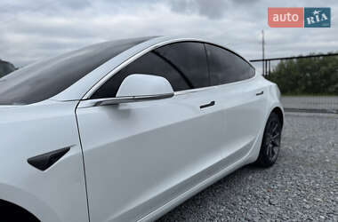 Седан Tesla Model 3 2020 в 