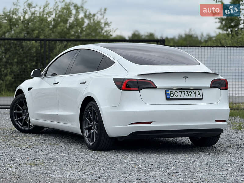 Седан Tesla Model 3 2020 в Дрогобыче