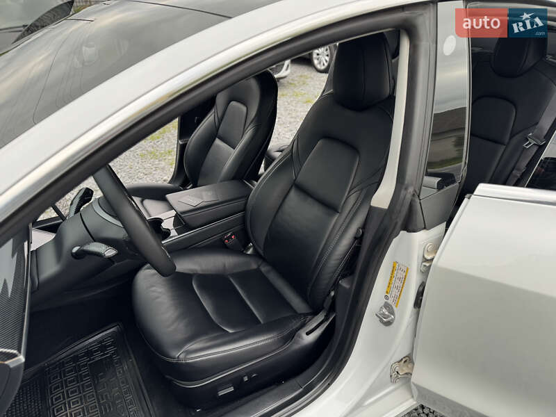 Седан Tesla Model 3 2020 в Дрогобыче