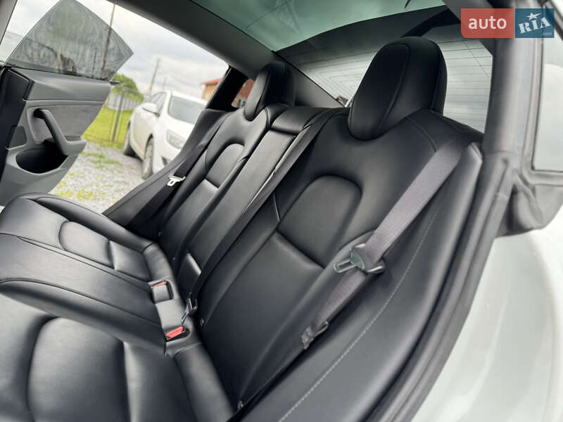 Седан Tesla Model 3 2020 в Дрогобыче