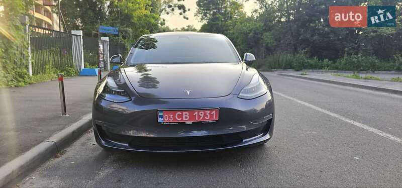 Седан Tesla Model 3 2023 в Києві