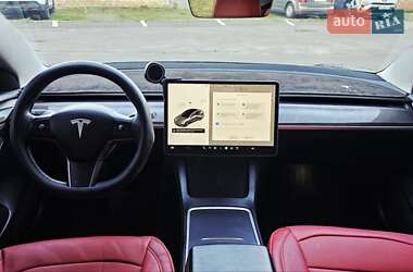 Седан Tesla Model 3 2023 в 