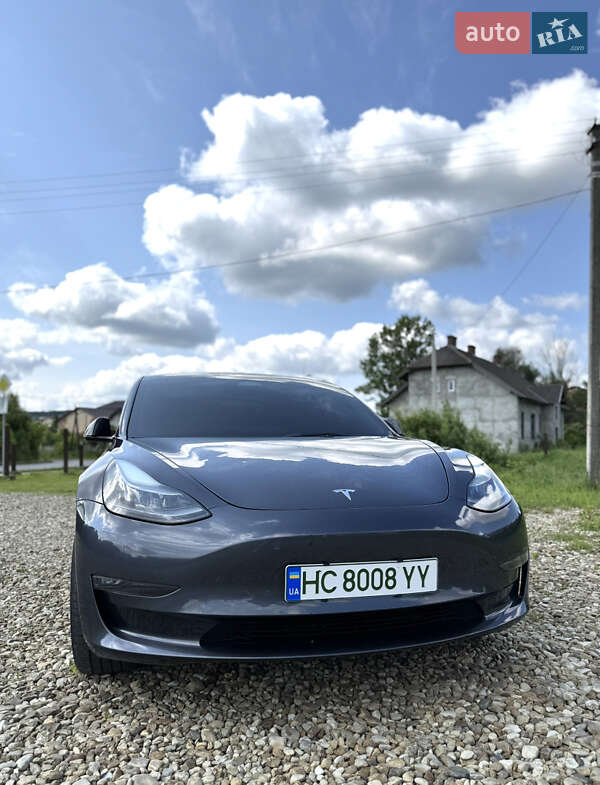 Седан Tesla Model 3 2022 в Трускавце