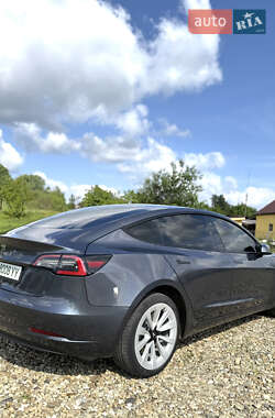 Седан Tesla Model 3 2022 в 