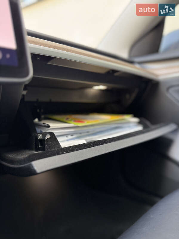 Седан Tesla Model 3 2022 в Трускавце