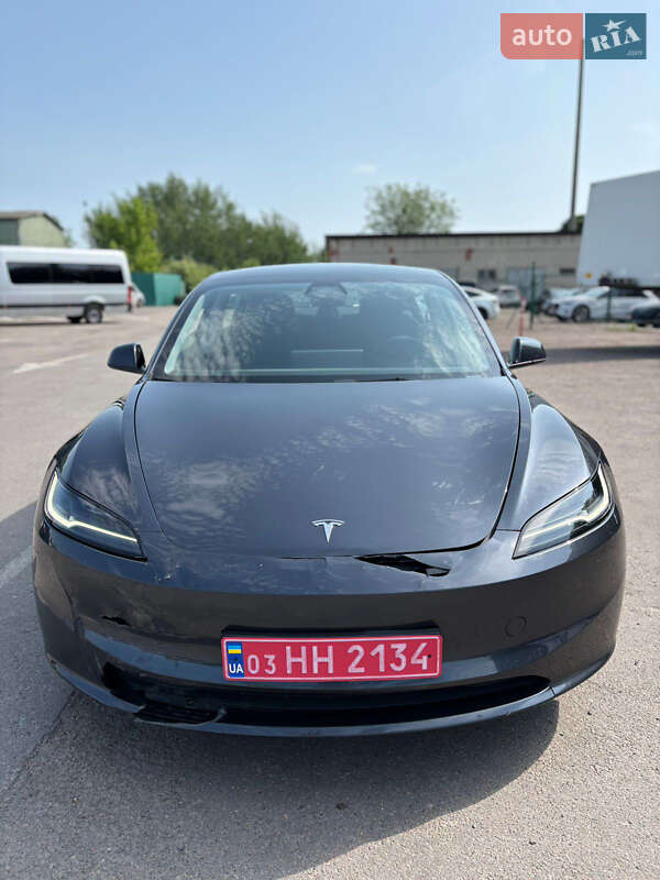 Tesla Model 3 2024