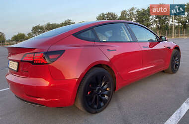 Седан Tesla Model 3 2020 в 