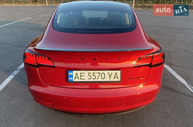 Седан Tesla Model 3 2020 в 