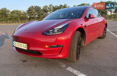 Седан Tesla Model 3 2020 в 