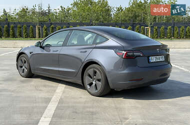 Седан Tesla Model 3 2023 в 