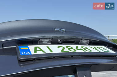 Седан Tesla Model 3 2023 в 