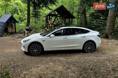 Седан Tesla Model 3 2020 в 