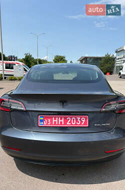 Седан Tesla Model 3 2019 в 