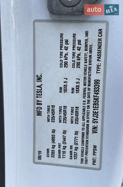 Седан Tesla Model 3 2019 в 