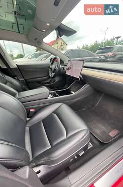 Седан Tesla Model 3 2019 в 