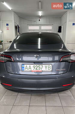 Седан Tesla Model 3 2022 в 