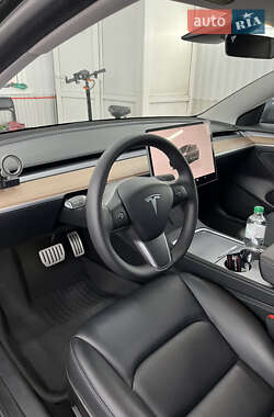 Седан Tesla Model 3 2022 в 