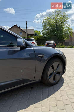 Седан Tesla Model 3 2023 в Жовкве