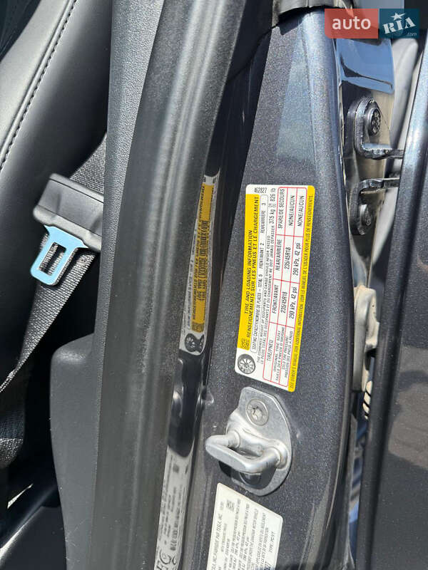 Седан Tesla Model 3 2023 в Жовкве