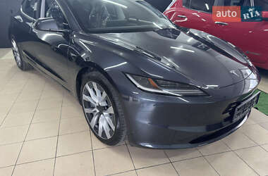 Седан Tesla Model 3 2024 в 
