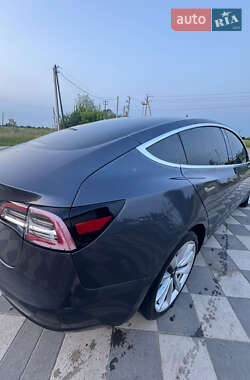 Седан Tesla Model 3 2018 в Самборе