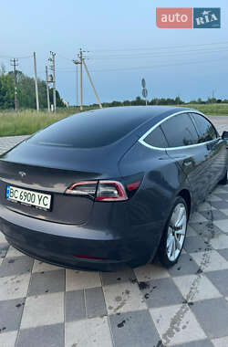 Седан Tesla Model 3 2018 в Самборе