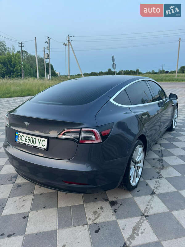 Седан Tesla Model 3 2018 в Самборе