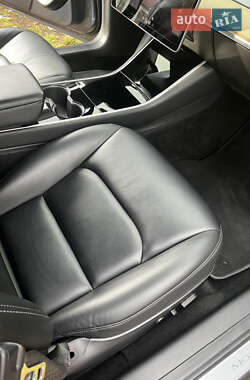 Седан Tesla Model 3 2018 в Самборе