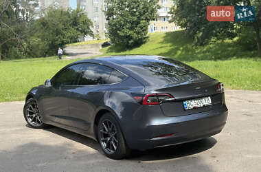Седан Tesla Model 3 2019 в Львове