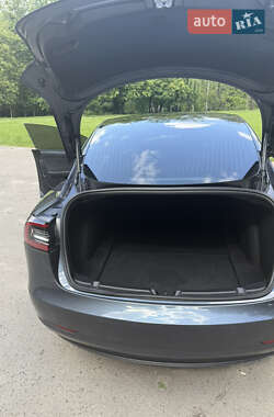 Седан Tesla Model 3 2019 в Львове