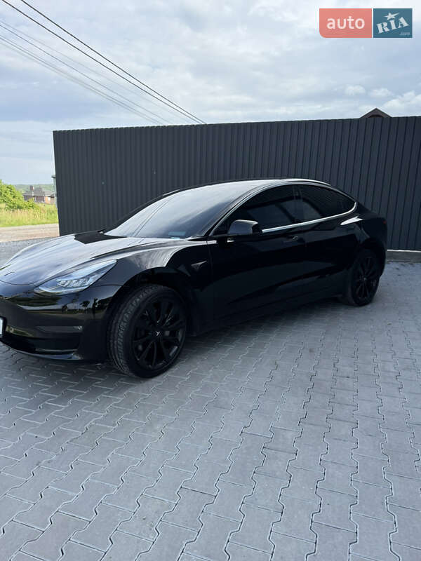 Седан Tesla Model 3 2019 в Києві