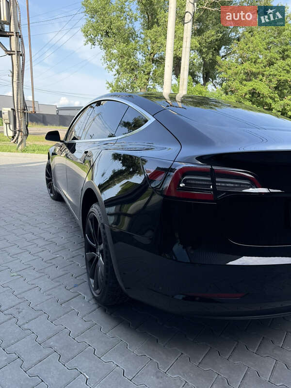 Седан Tesla Model 3 2019 в Києві