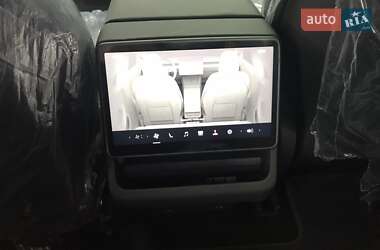 Седан Tesla Model 3 2024 в 