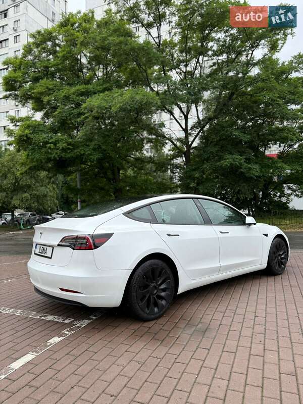 Седан Tesla Model 3 2023 в Киеве фото 3 Седан Tesla Model 3 2023 в Киеве