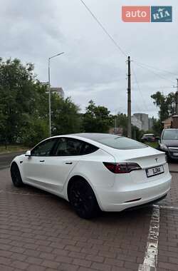 Седан Tesla Model 3 2023 в 