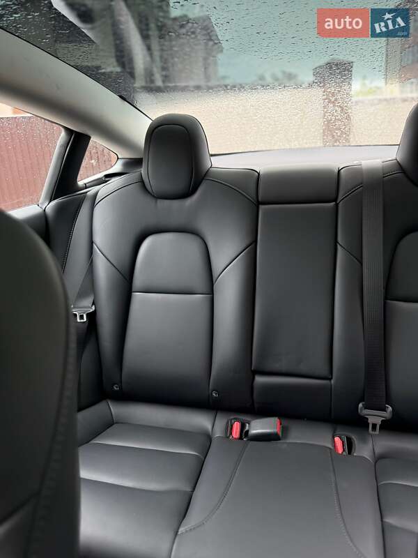 Седан Tesla Model 3 2023 в Киеве фото 13 Седан Tesla Model 3 2023 в Киеве