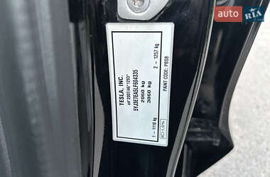 Седан Tesla Model 3 2020 в 