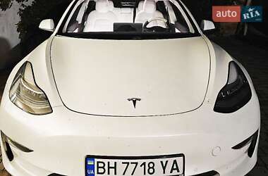 Седан Tesla Model 3 2020 в 