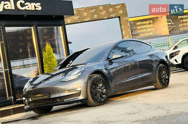 Седан Tesla Model 3 2022 в 