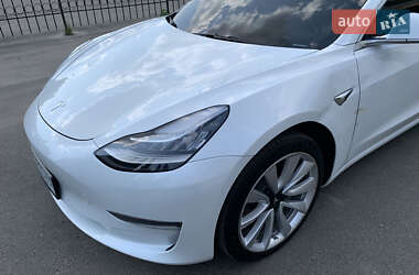 Седан Tesla Model 3 2019 в 