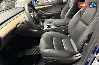 Седан Tesla Model 3 2021 в 