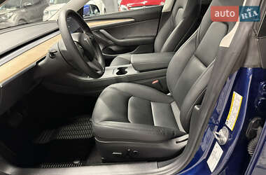 Седан Tesla Model 3 2021 в 