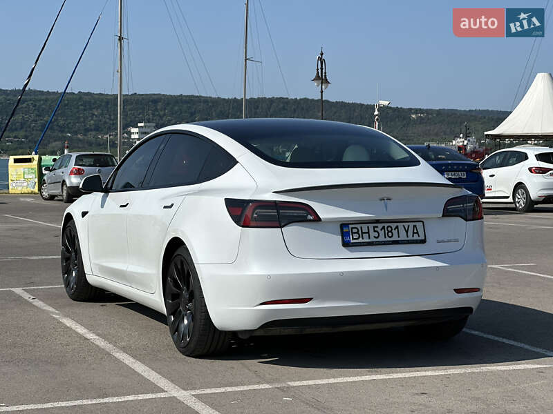 Седан Tesla Model 3 2023 в Одессе