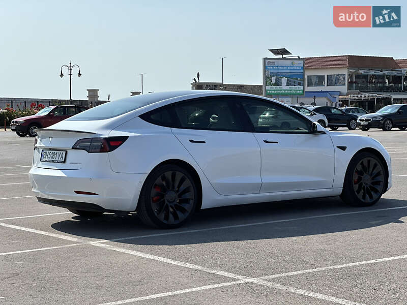 Седан Tesla Model 3 2023 в Одессе
